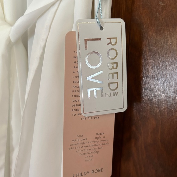 Robed with Love white bridal robe - Picture 4 of 5